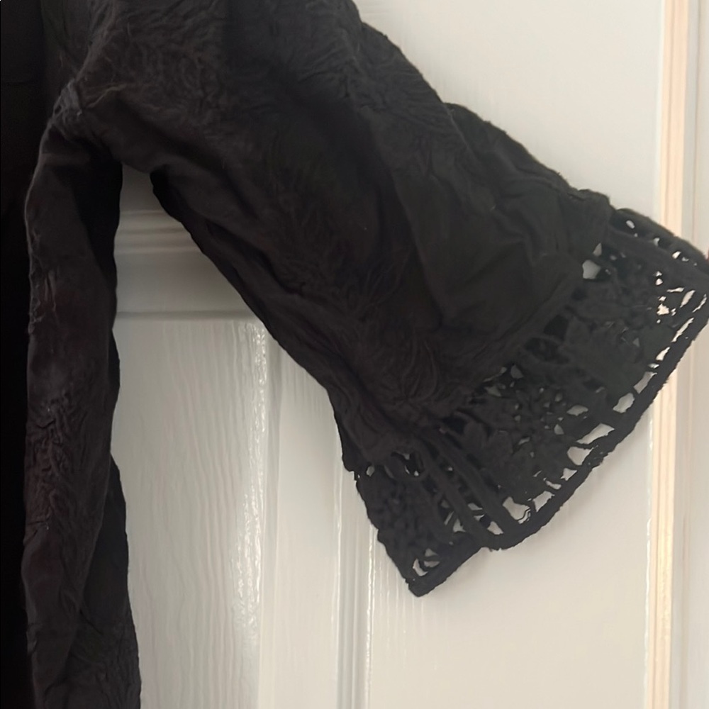 Elegant Black Lace Women's coverup - Picture 5 of 6